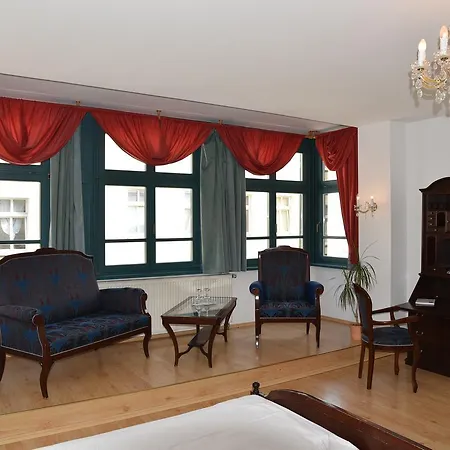 Altstadthotel Garni Schlundhaus & Rautenkranz 招待所 3*